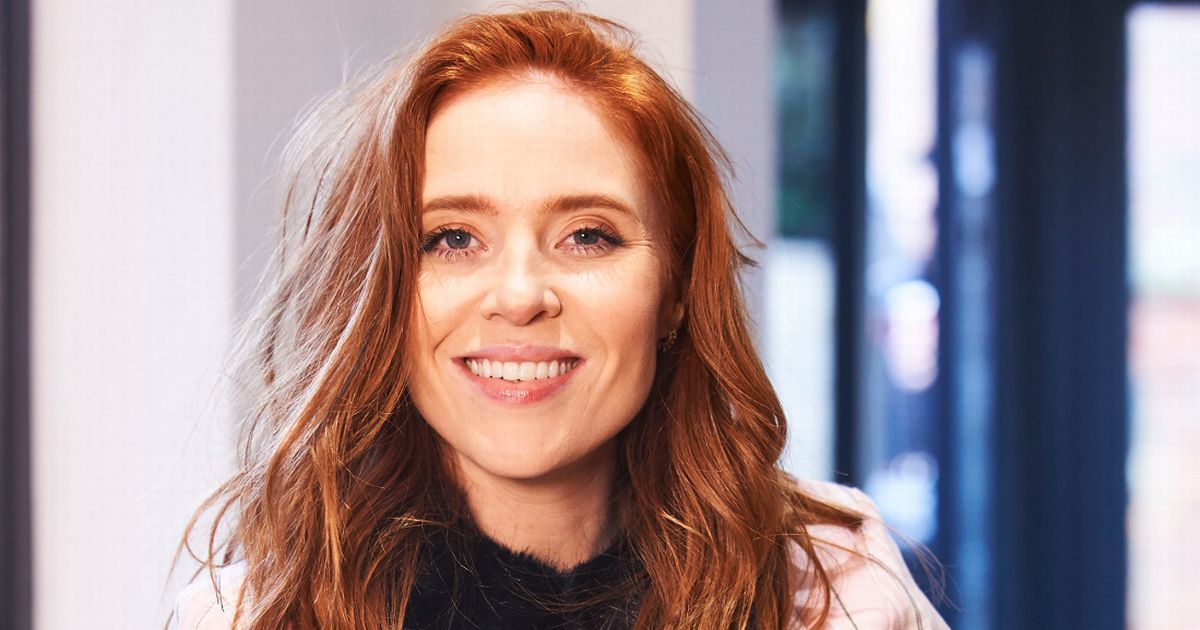 Angela Scanlon's Height in cm, Feet and Inches - Weight and Body ...