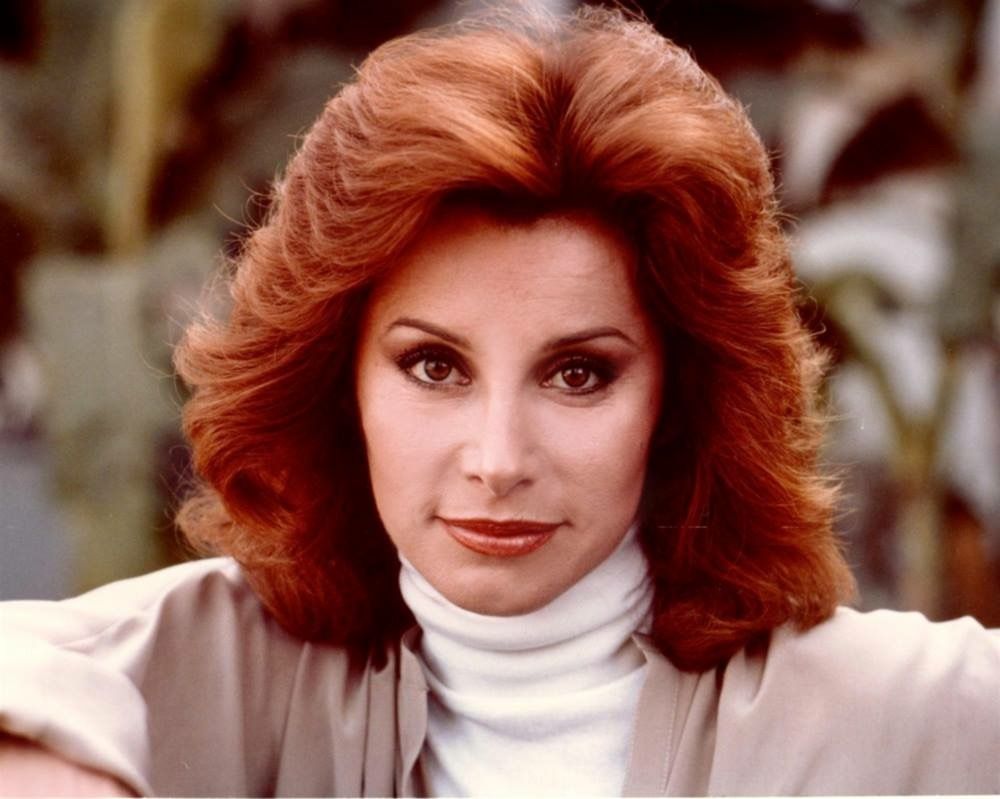 Stefanie Powers' Height in cm, Feet and Inches - Weight and Body M...